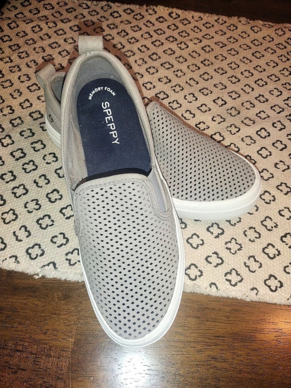 Sperry Crest Vibe Perforated Sneakers in Gray US 8